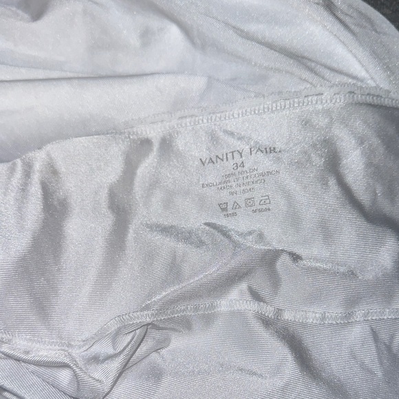 Vanity Fair women's Elegant Nylon White Lace Trim Chemise size 34 - Picture 10 of 10